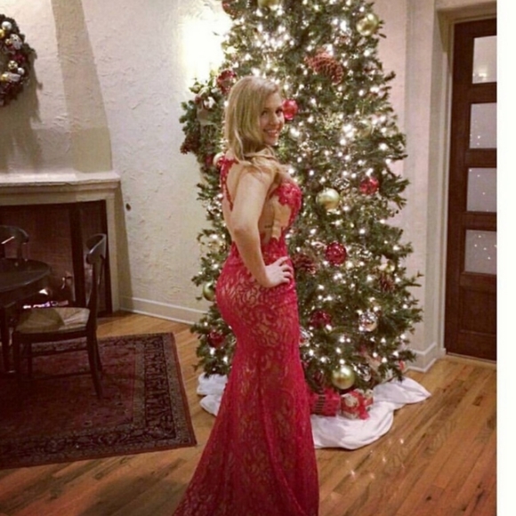 Gorgeous Red Lace Mermaid Prom Formal Gown - Picture 2 of 4